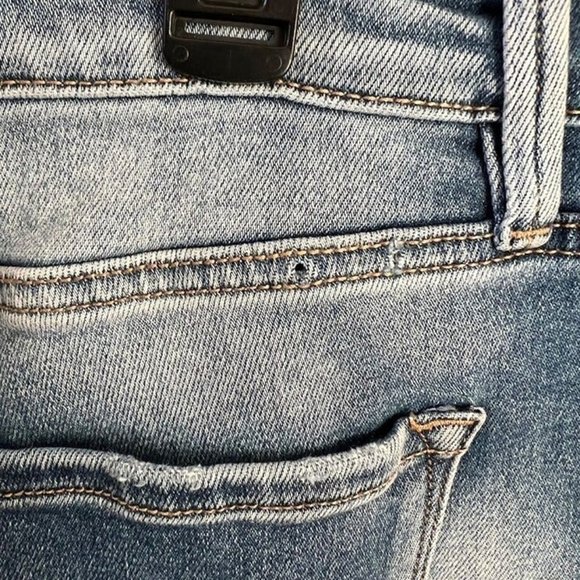 Kancan Women's Size 33 Distressed Raw Hem Roll Cuff Straight Leg Jeans - Picture 7 of 9